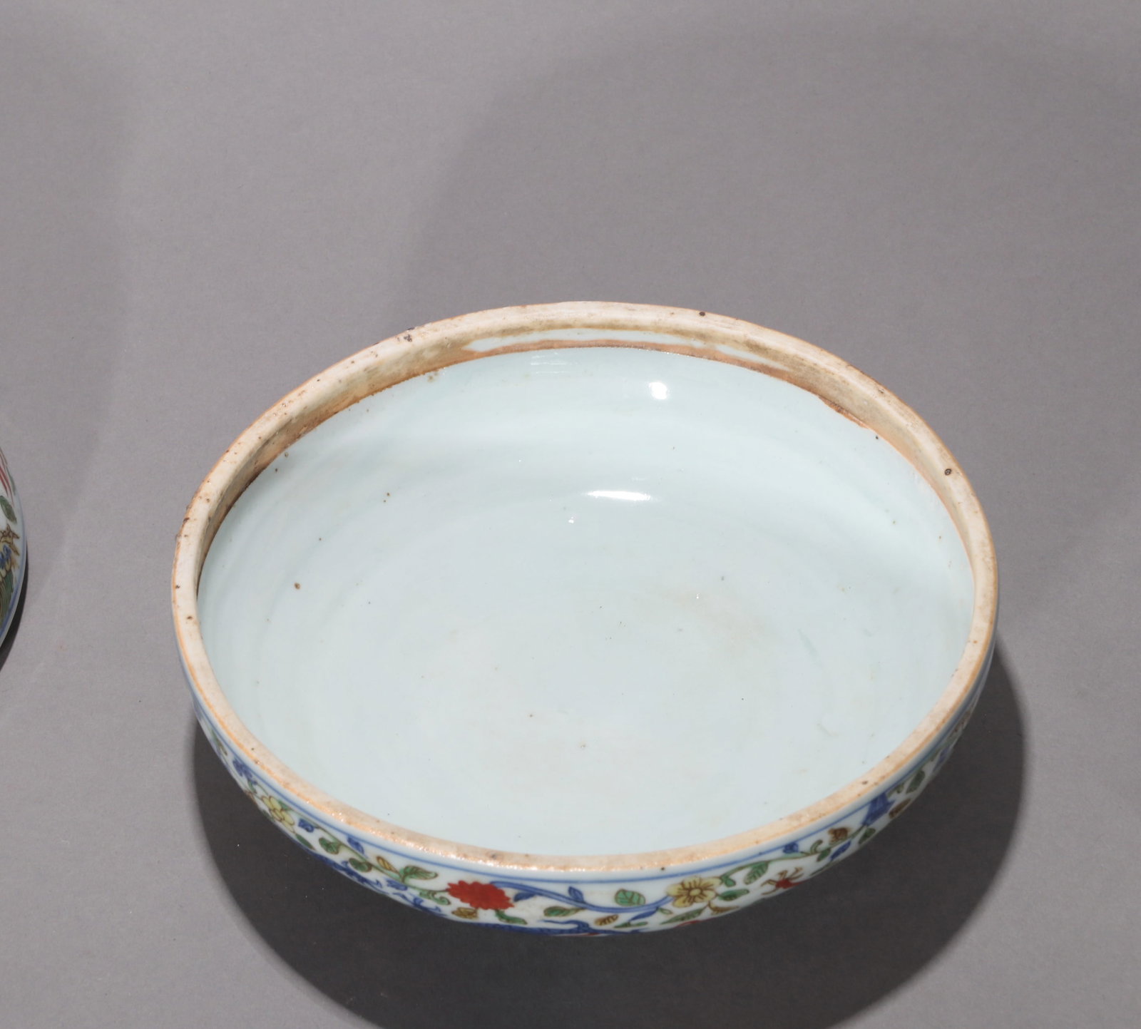 A WUCAI BOX AND COVER - 7
