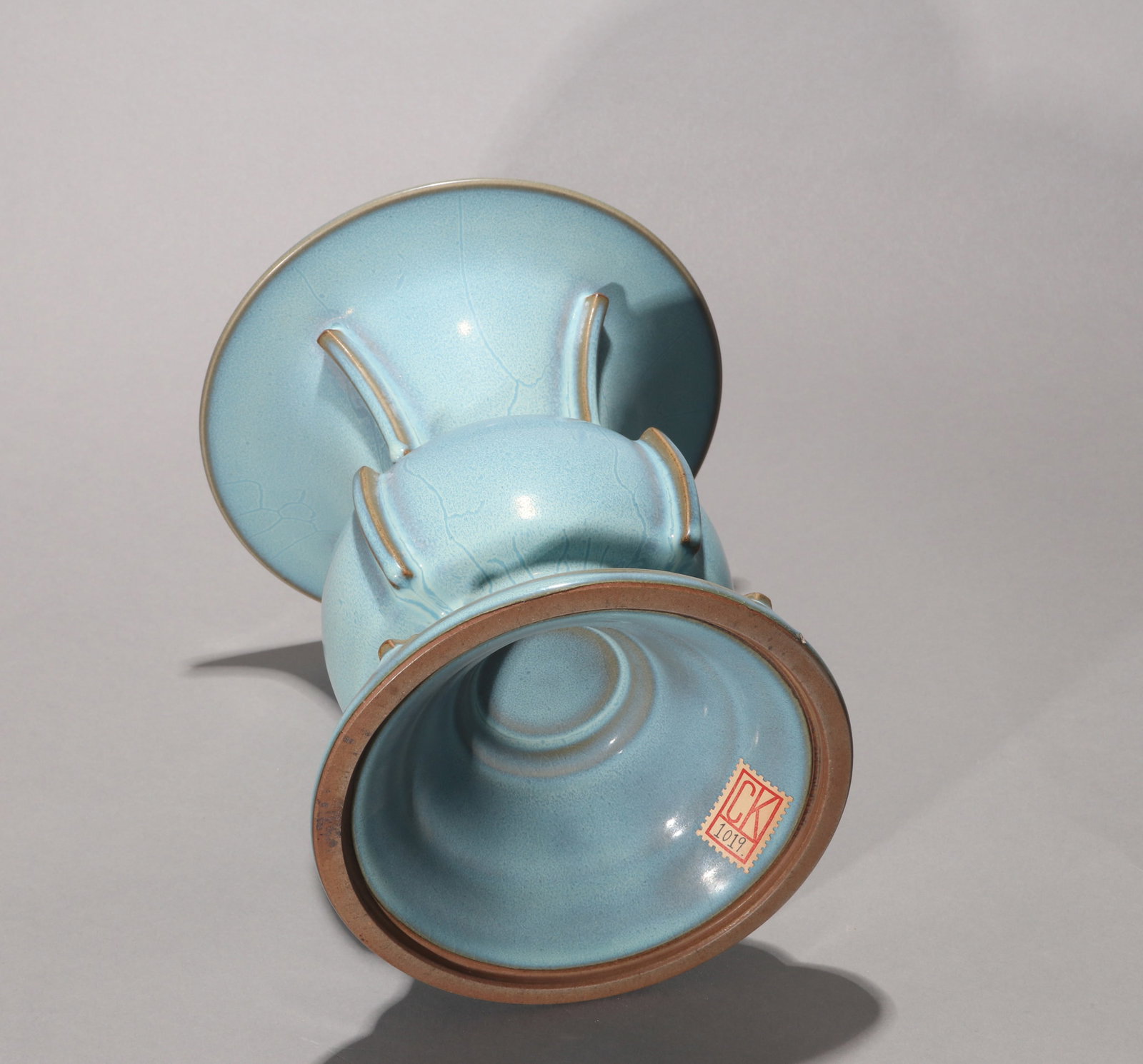 A JUN-TYPE GU-SHAPED VASE - 10