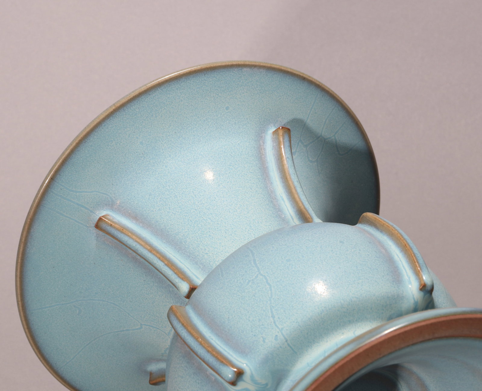 A JUN-TYPE GU-SHAPED VASE - 9