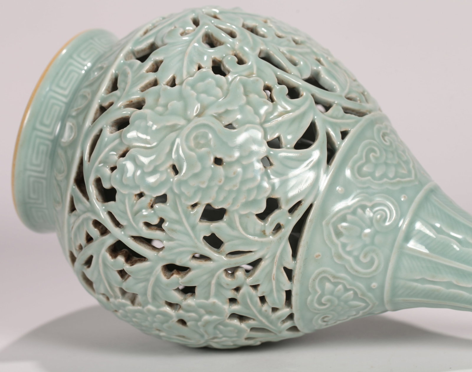 A CELADON-GLAZED PIERCED 'FLORAL' VASE - 6