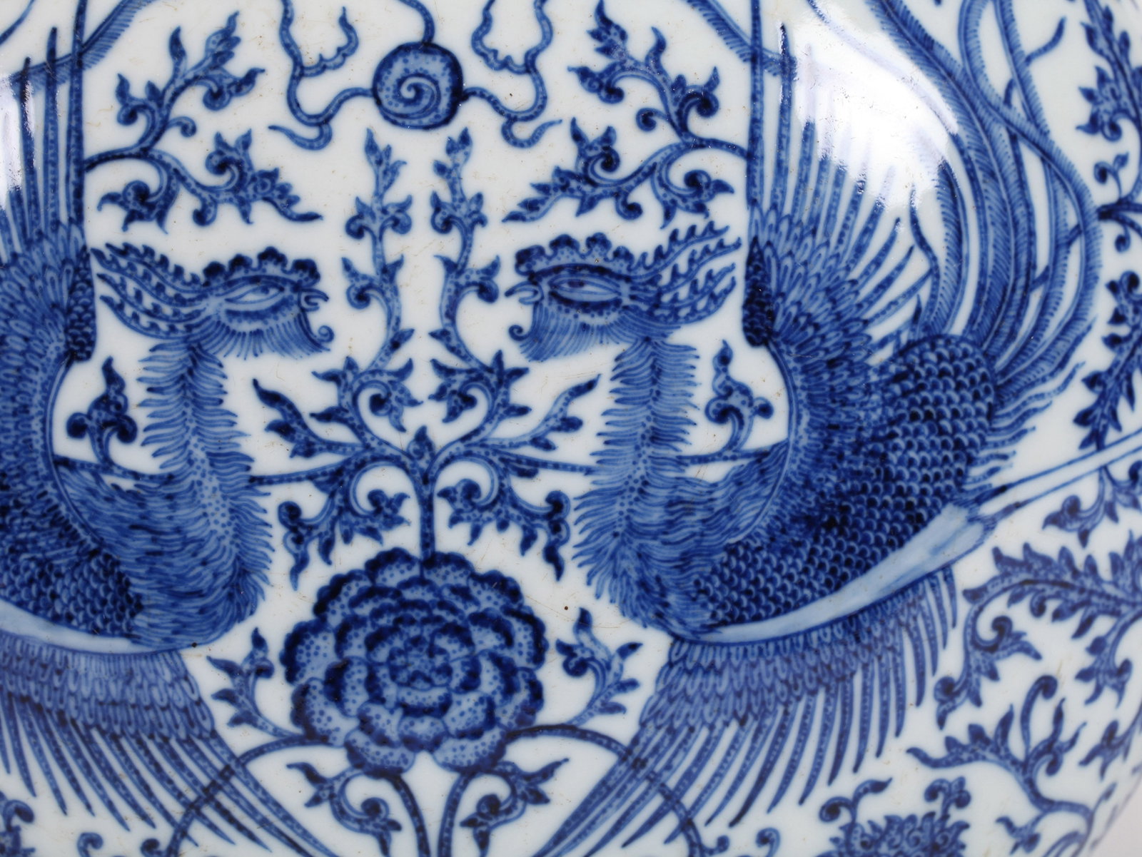 A BLUE AND WHITE 'PHOENIX AND FLORAL' VASE - 5