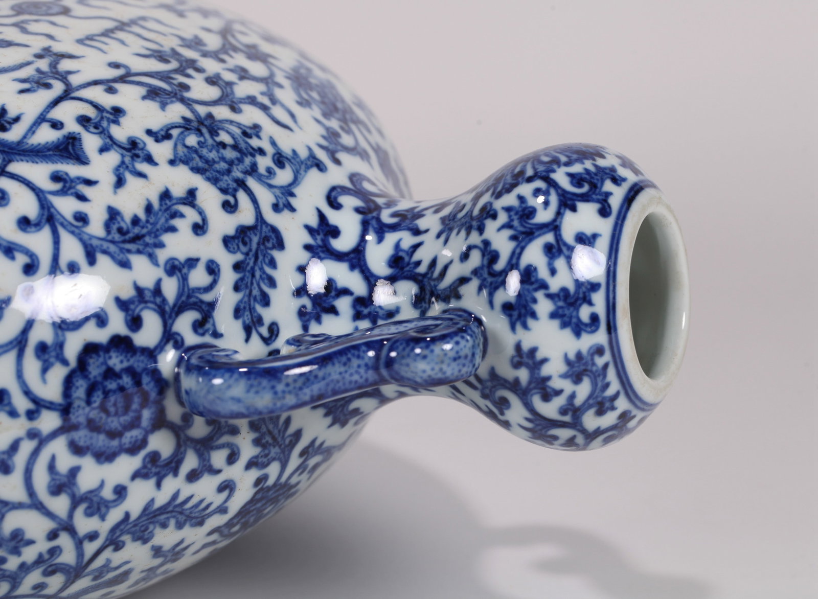 A BLUE AND WHITE 'PHOENIX AND FLORAL' VASE - 6
