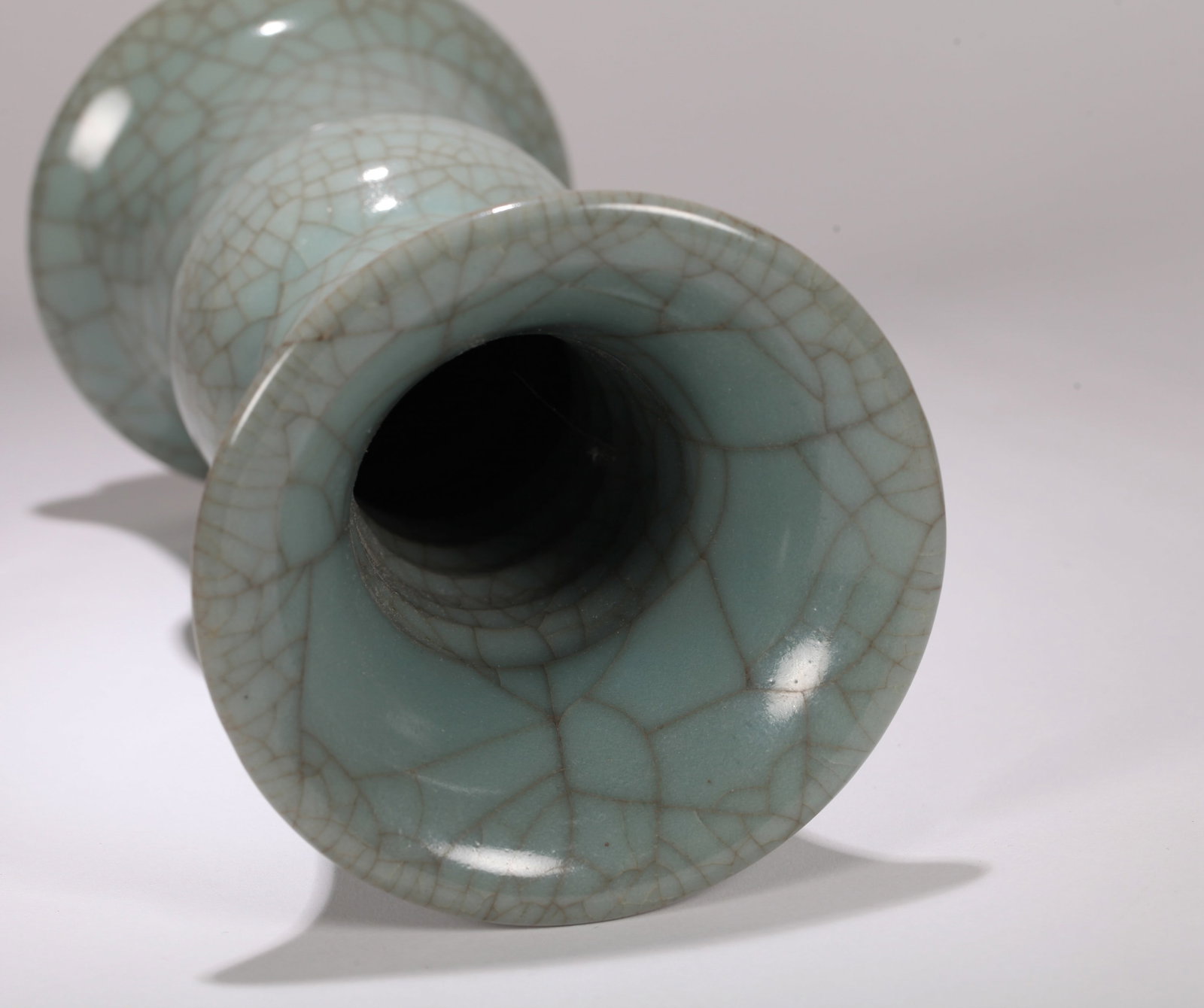A GUAN-TYPE GU-SHAPED VASE - 8