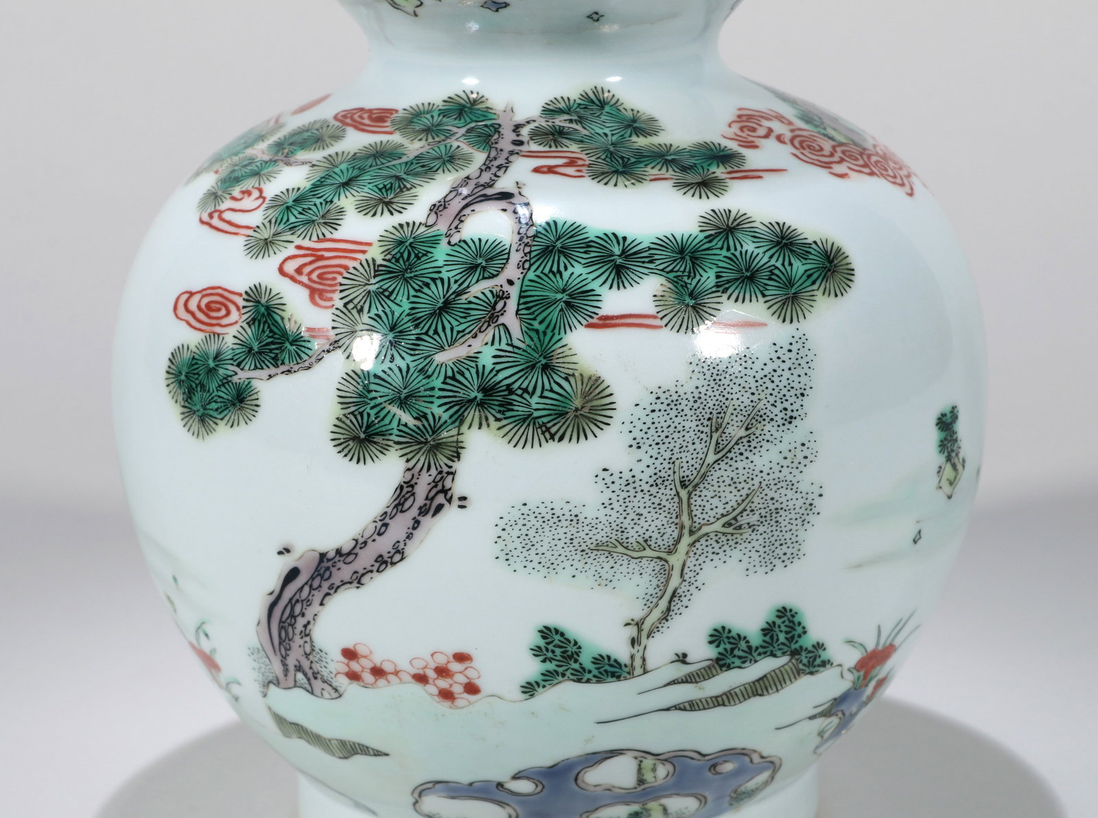 A FAMILLE-VERTE DOUBLE-GOURD VASE - 6