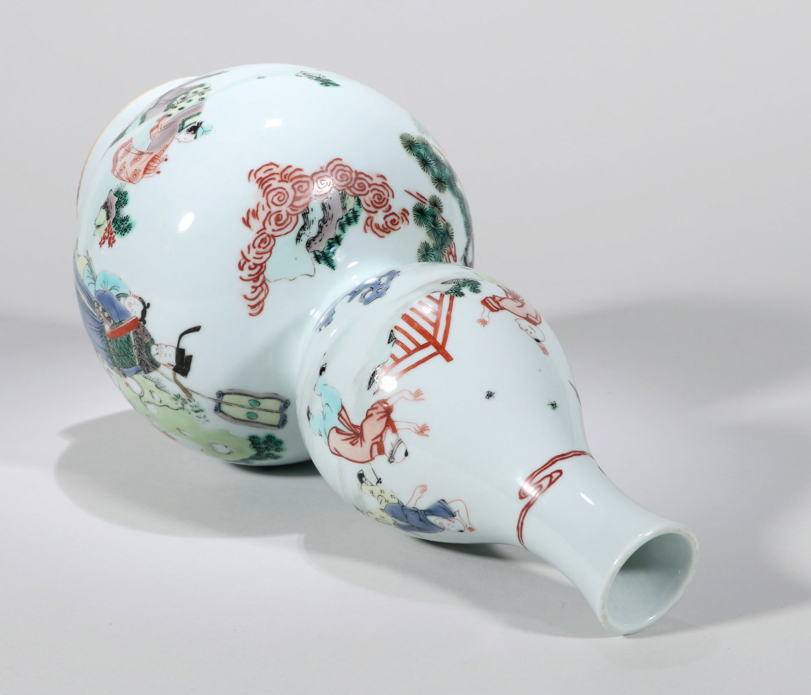 A FAMILLE-VERTE DOUBLE-GOURD VASE - 8