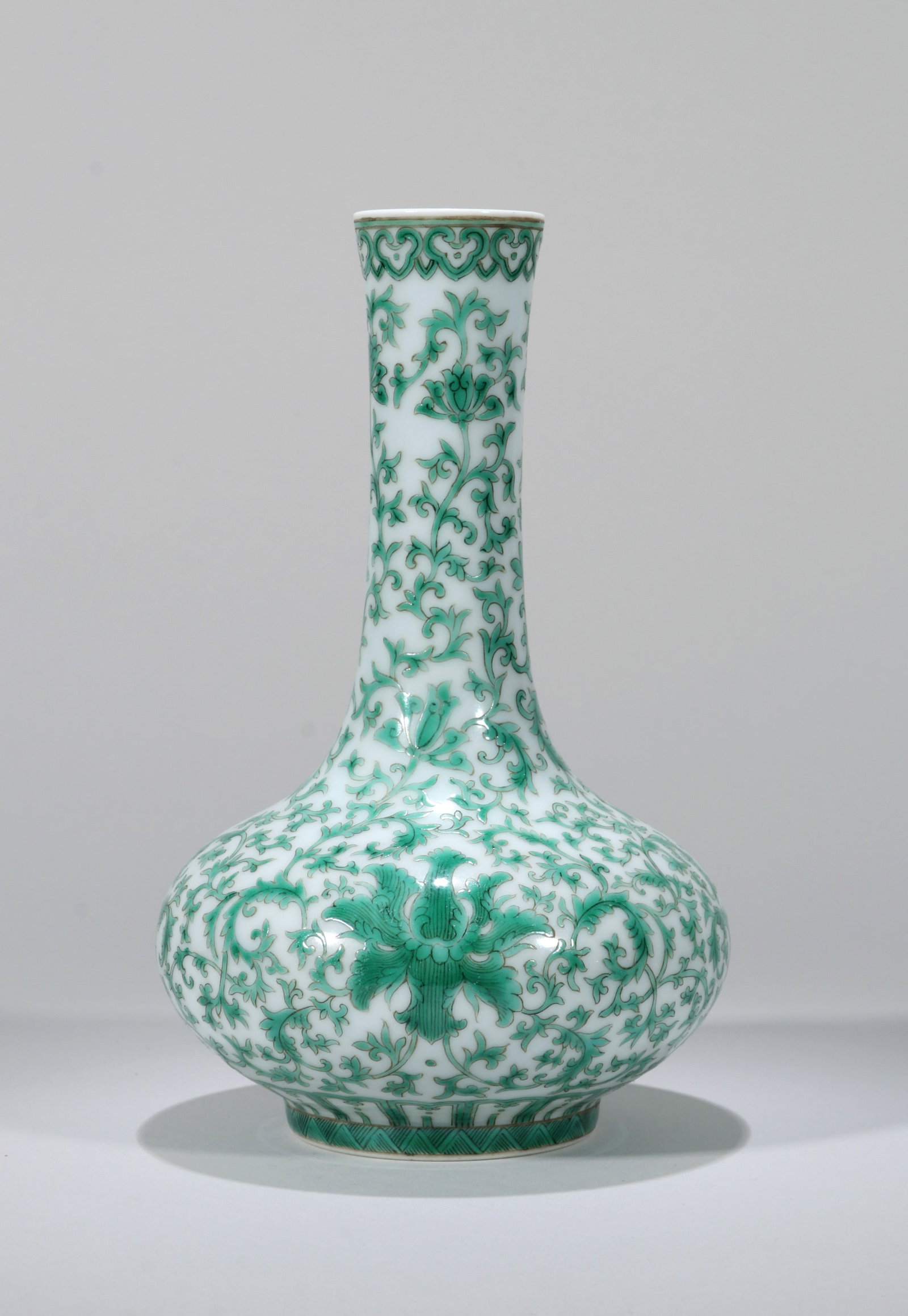 A GREEN-ENAMELLED VASE - 2