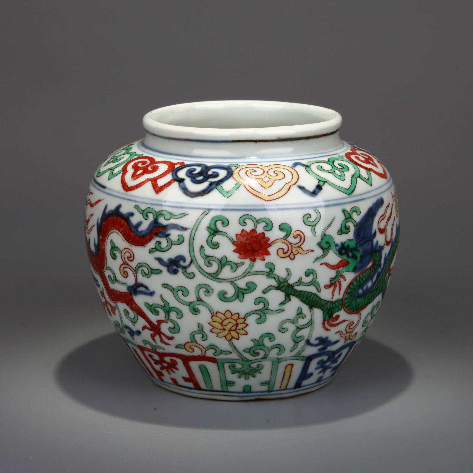 A WUCAI 'DRAGON' JAR - 2