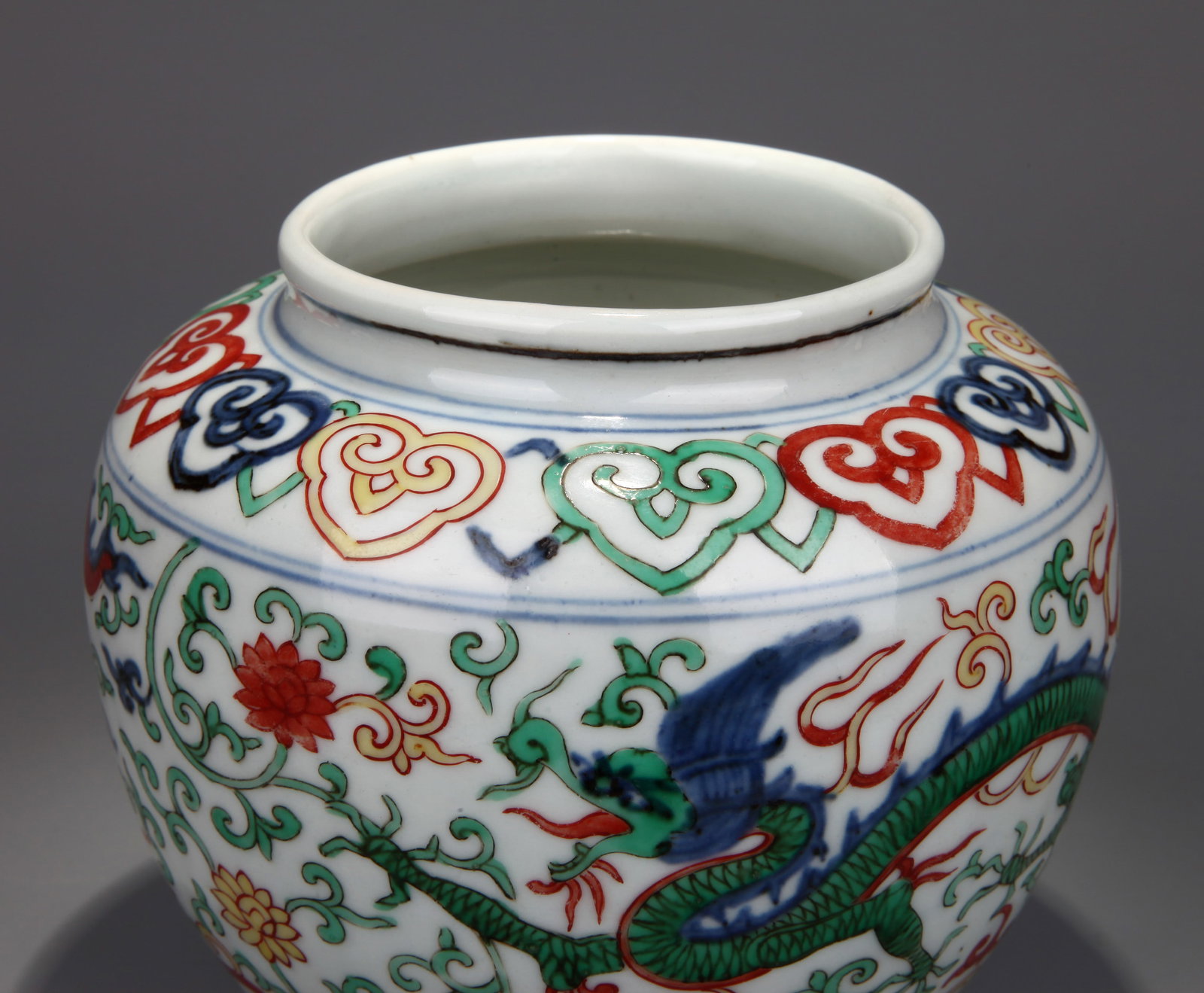 A WUCAI 'DRAGON' JAR - 6