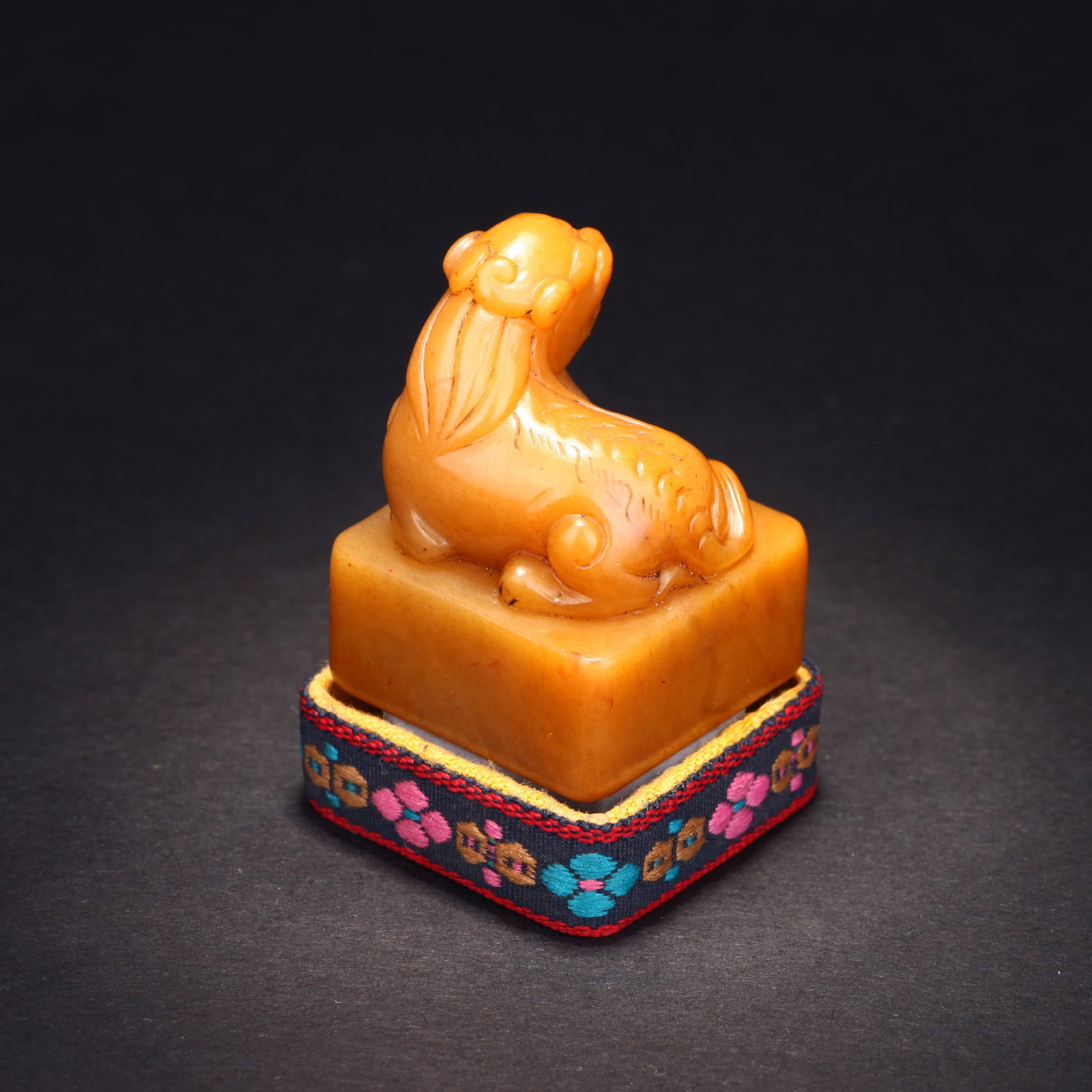 A STONE LION SEAL - 5