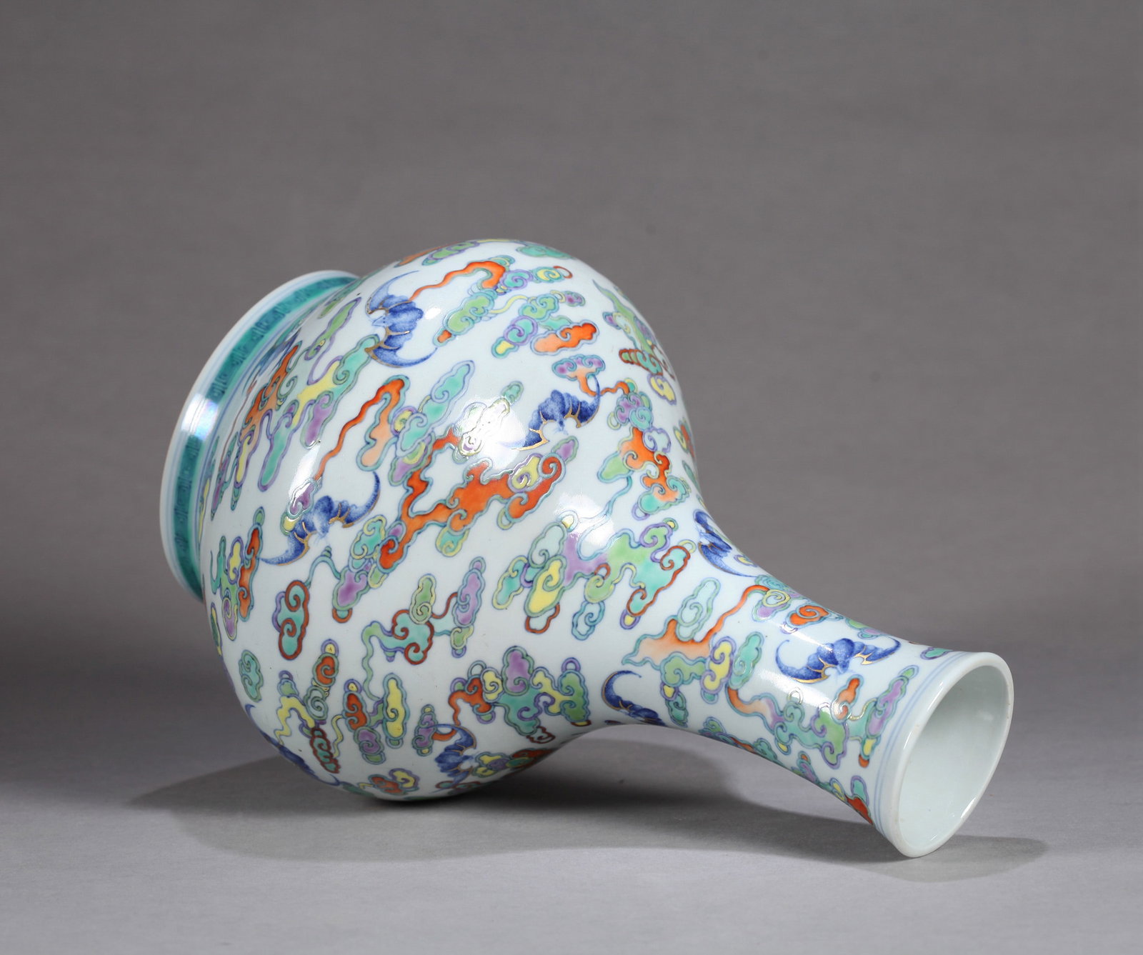 A DOUCAI 'BATS' VASE - 5