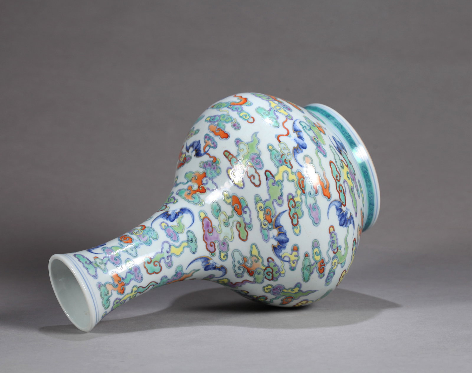 A DOUCAI 'BATS' VASE - 7