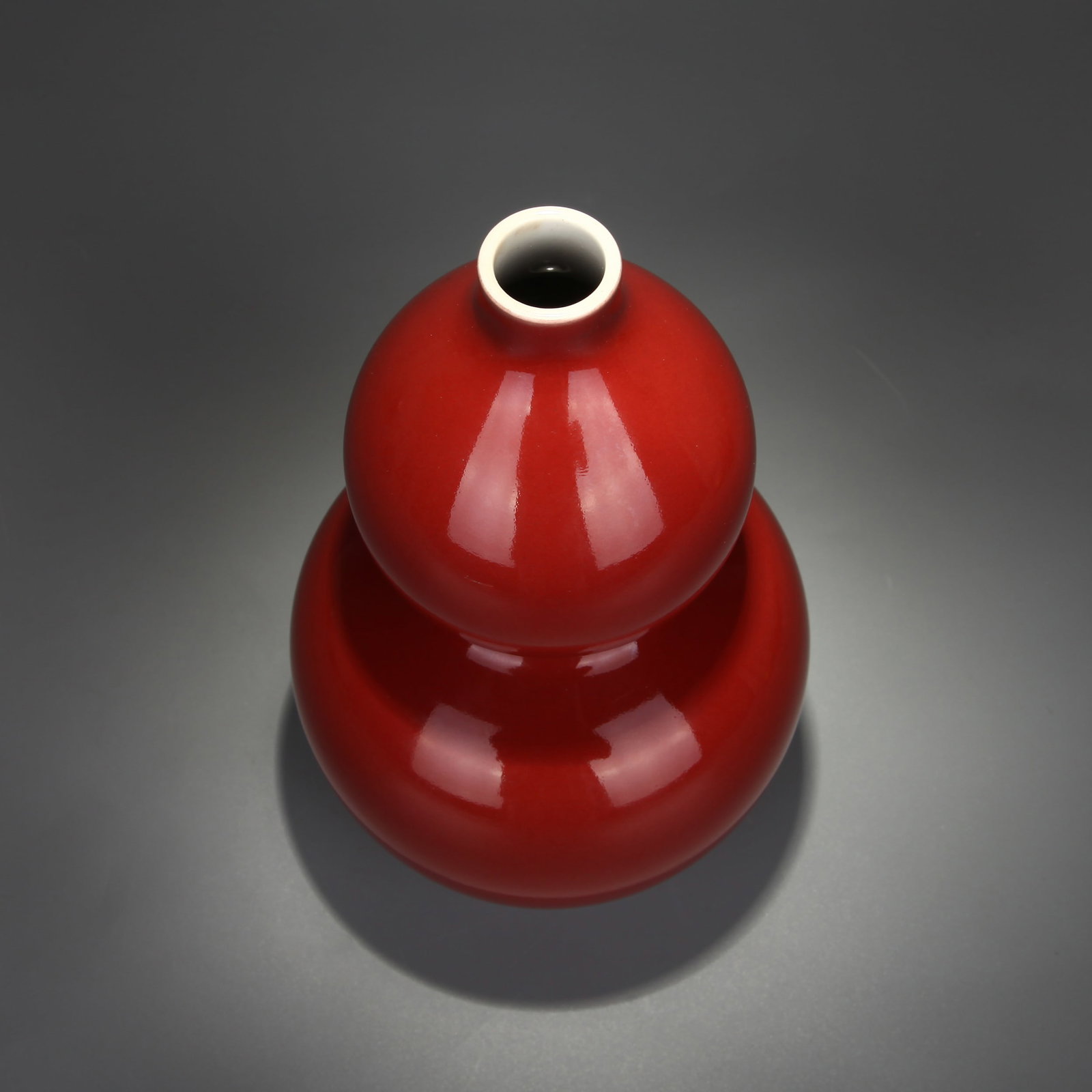 A SACRIFICIAL-RED GLAZED DOUBLE-GOURD VASE - 2