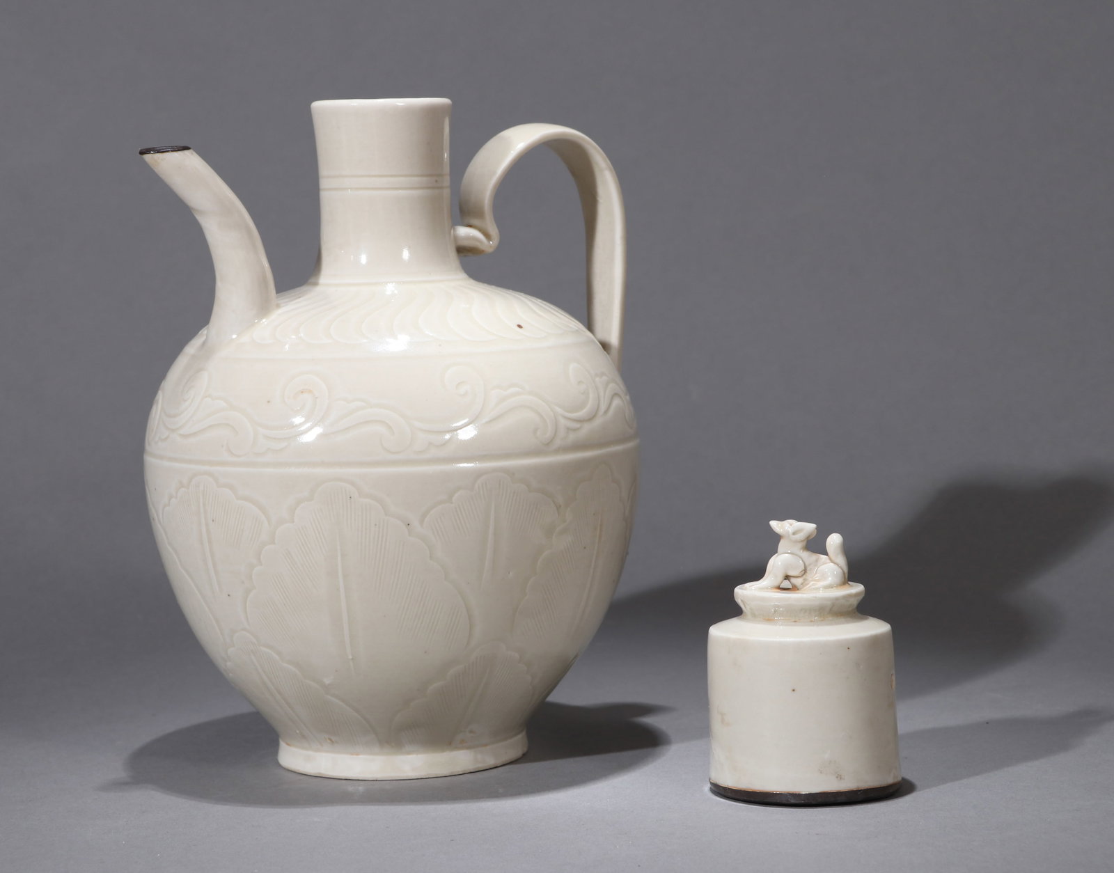 A DING-TYPE EWER - 3