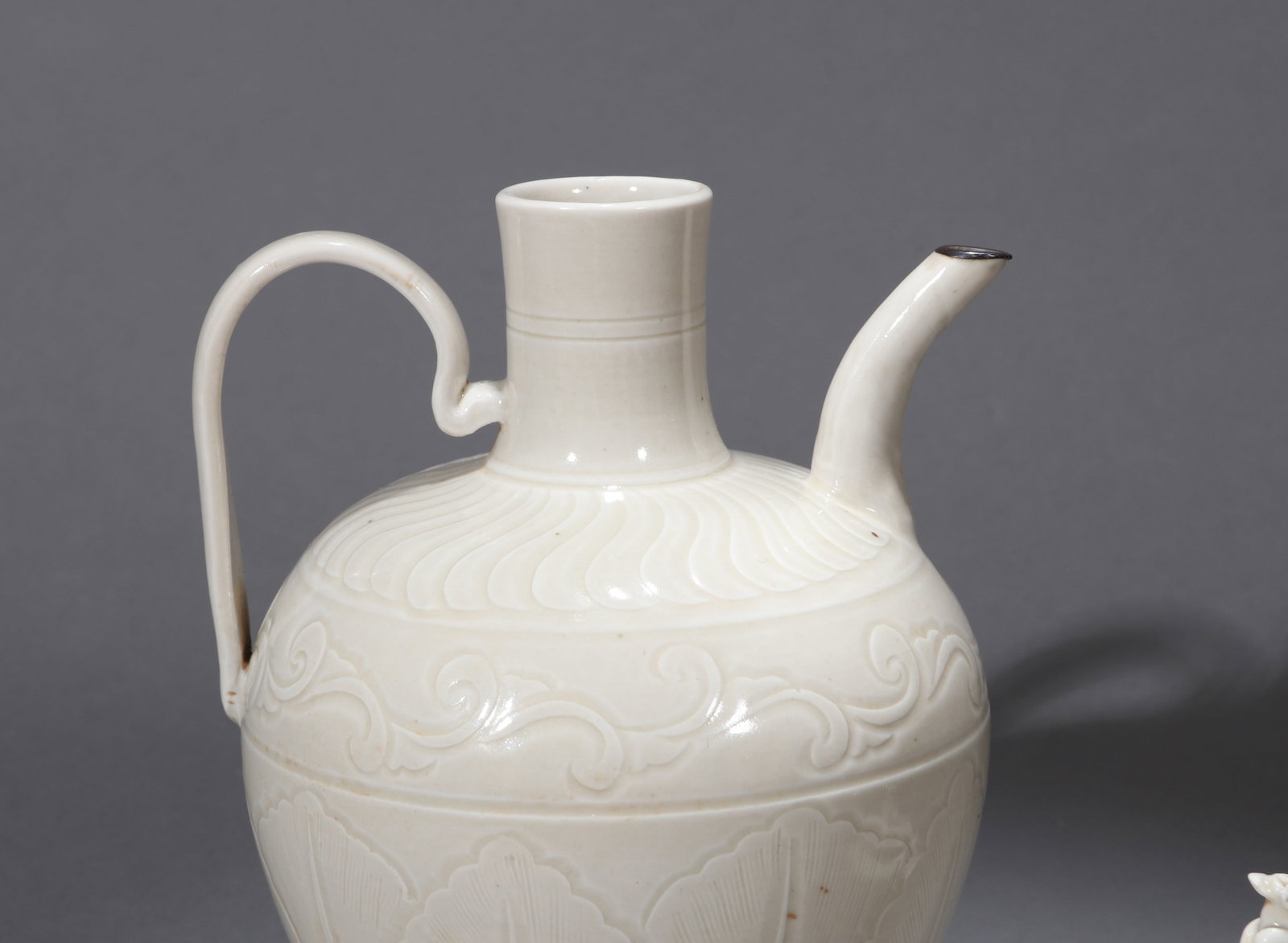 A DING-TYPE EWER - 4