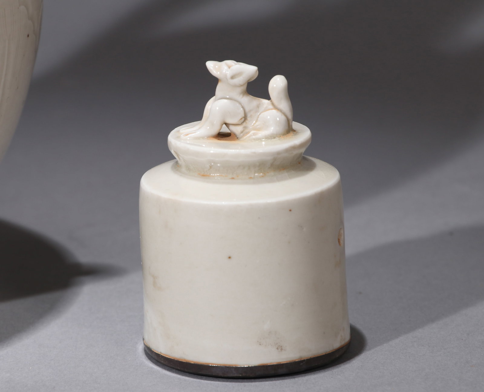 A DING-TYPE EWER - 6