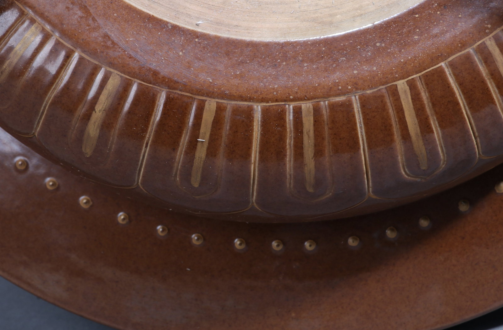 A BRONZE-GLAZED WASHER - 8