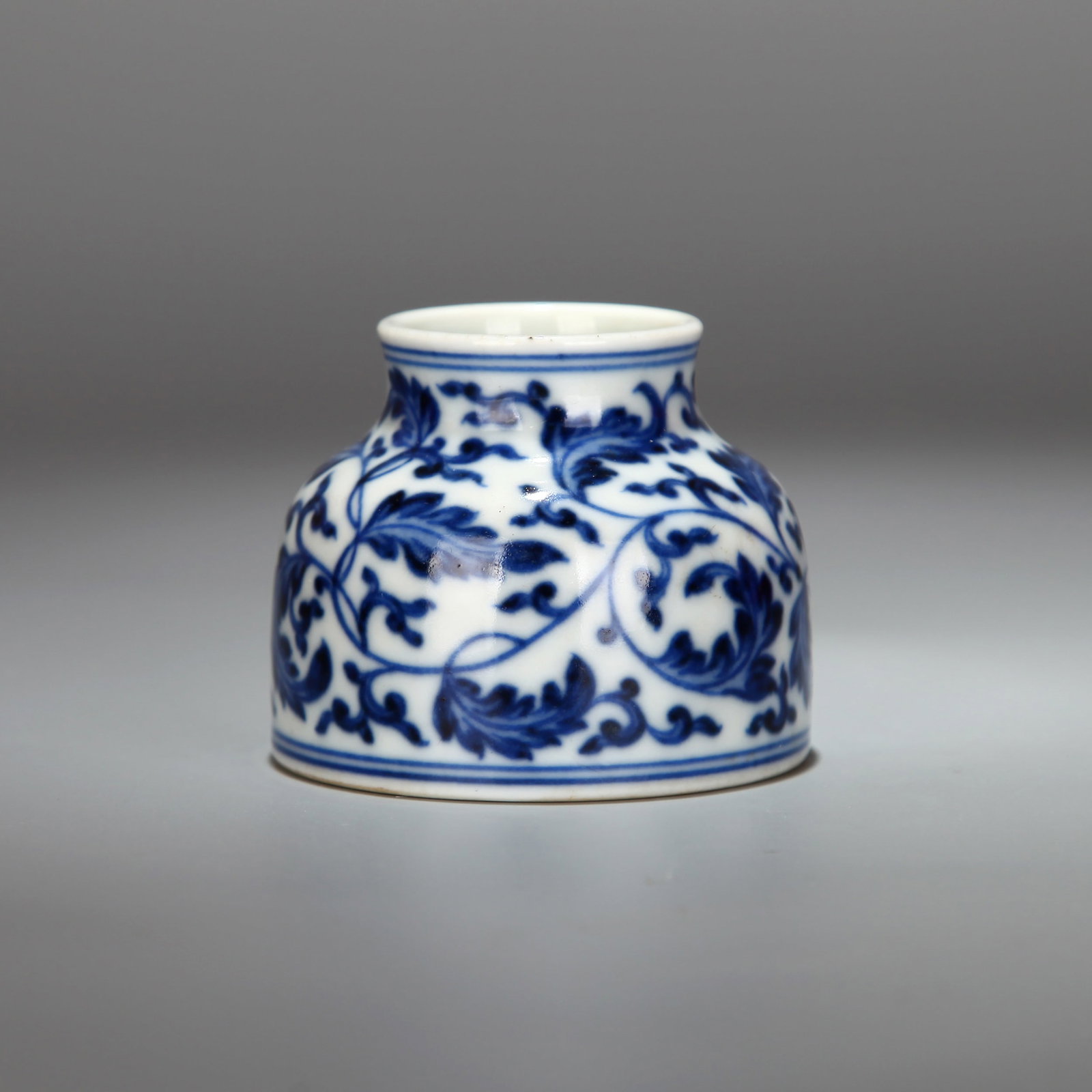 A BLUE AND WHITE 'SCROLL' WATER POT (1 of 8)