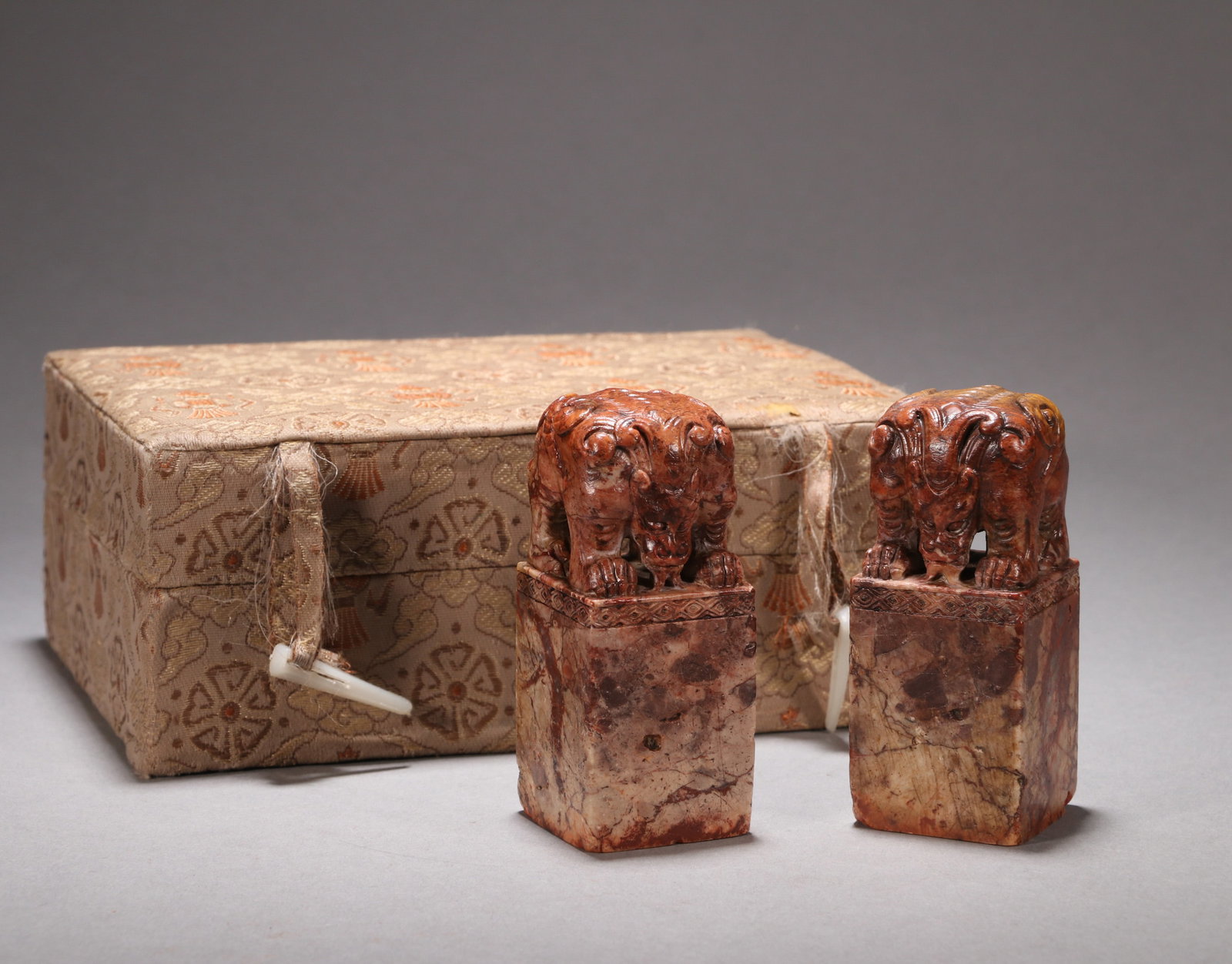 A PAIR OF SHOUSHAN STONE SEALS - 2