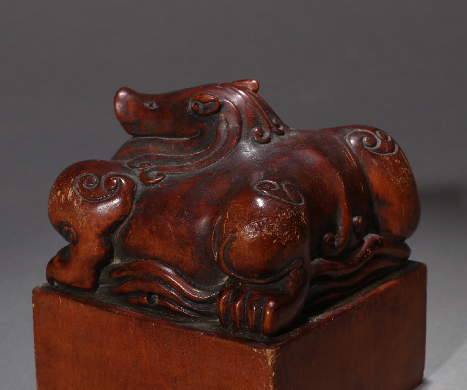 A BOXWOOD 'MYTHICAL BEAST' SEAL - 6