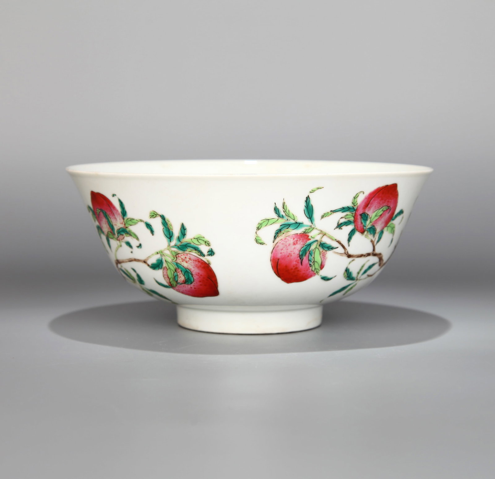 A LARGE FAMILLE-ROSE 'PEACHES' BOWL - 3