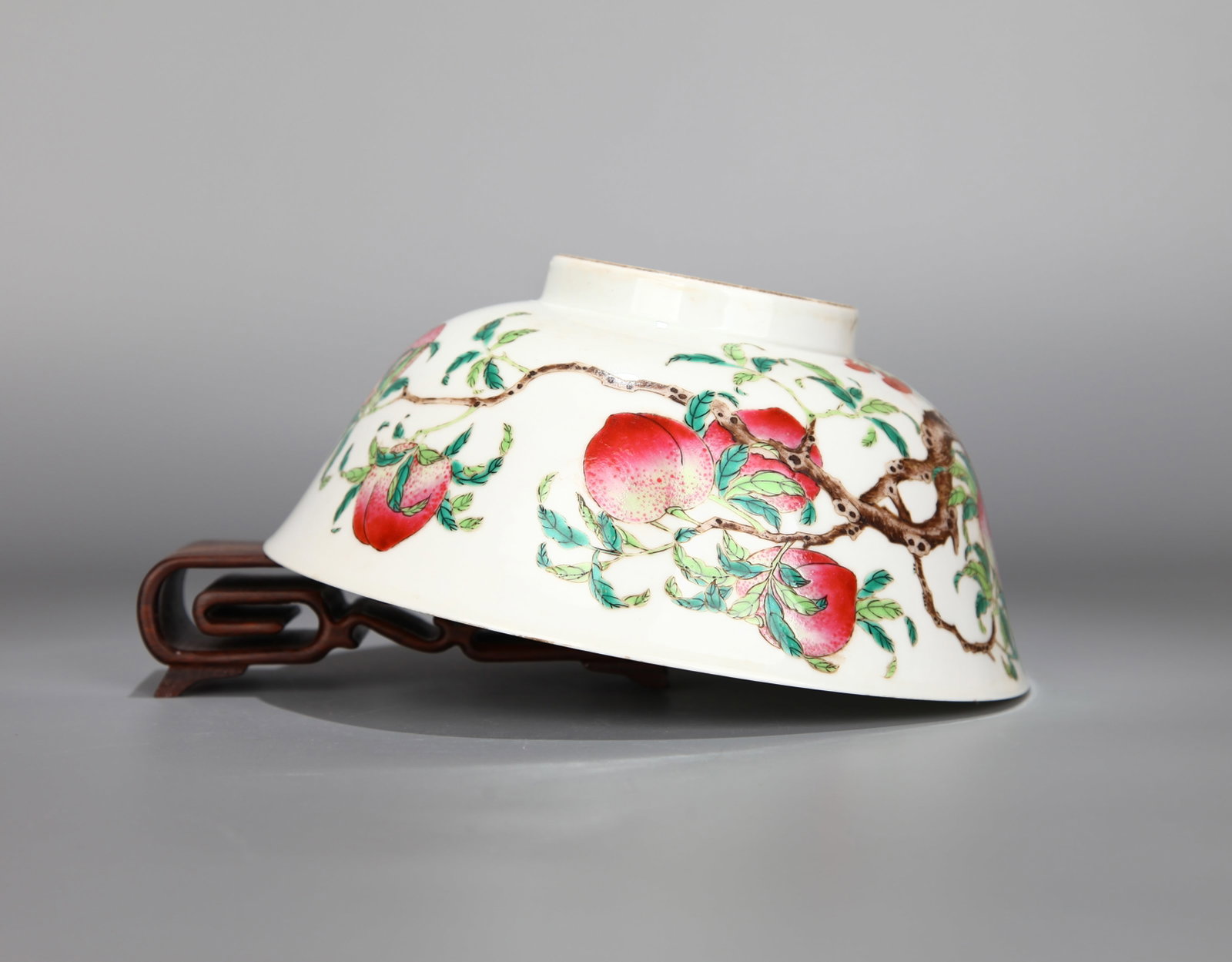 A LARGE FAMILLE-ROSE 'PEACHES' BOWL - 6