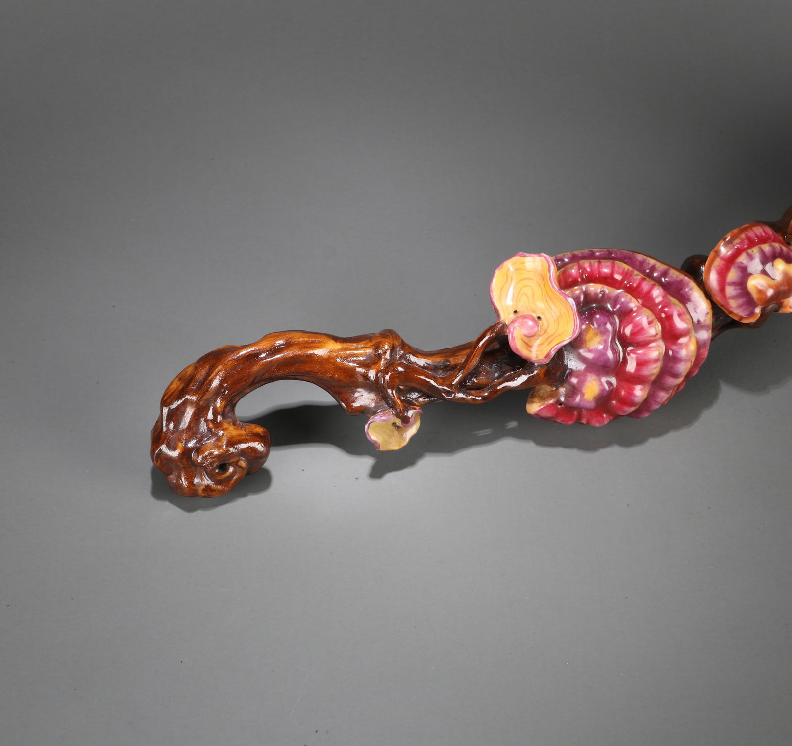 A PORCELAIN IMITATION LINGZHI FUNGUS RUYI SCEPTER - 3