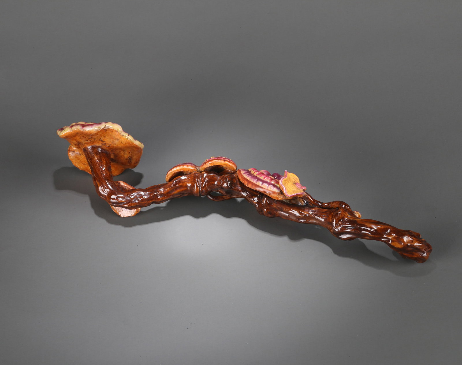 A PORCELAIN IMITATION LINGZHI FUNGUS RUYI SCEPTER - 6