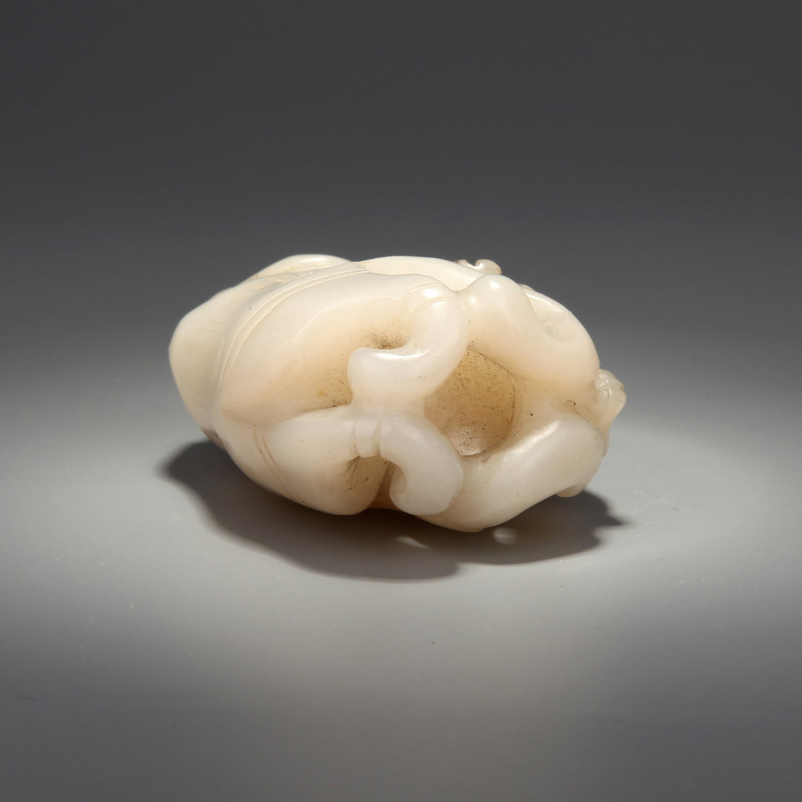 A JADE 'BUDDHA'S HAND CITRON AND CHI-DRAGON' PLAYTHING - 6
