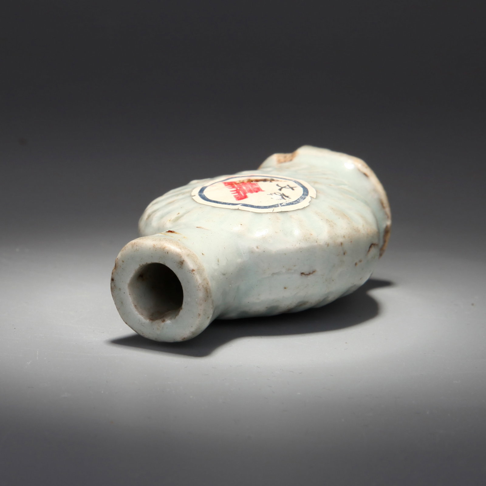 A WHITE-GLAZED SNUFF BOTTLE - 5