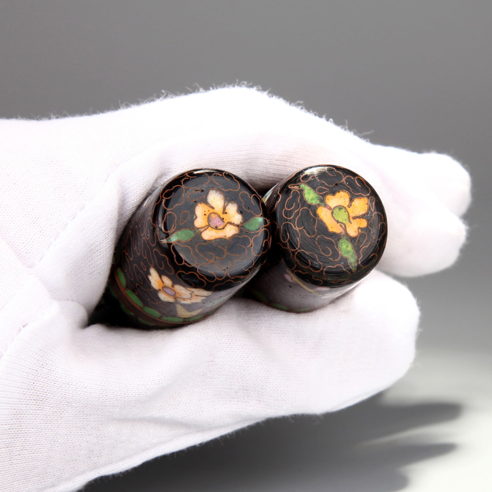 A PAIR OF CLOISONNE ENAMEL 'FLORAL' INCENSE CYLINDERS - 7