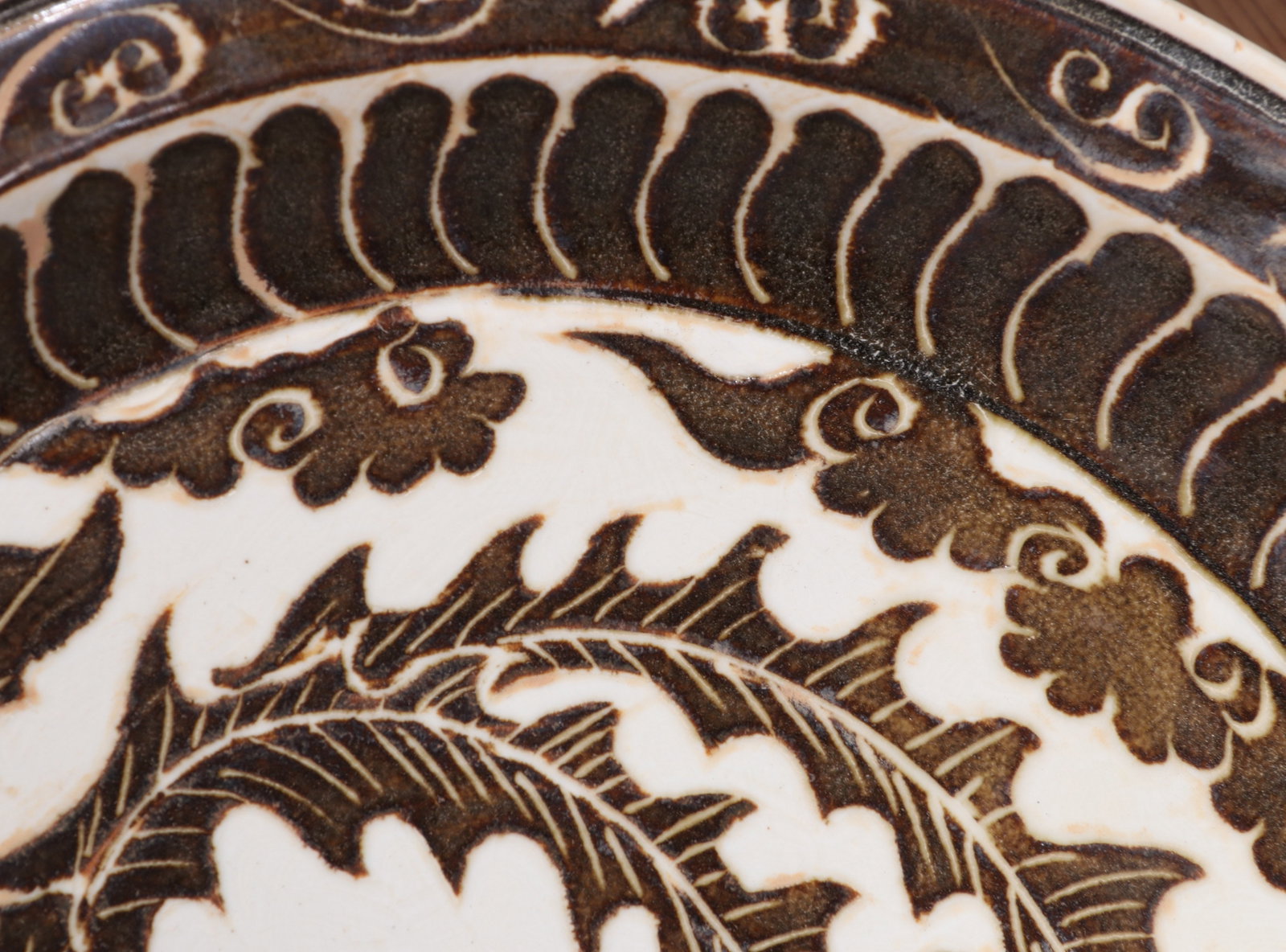 A DING-TYPE CARVED 'PHOENIX' DISH - 4