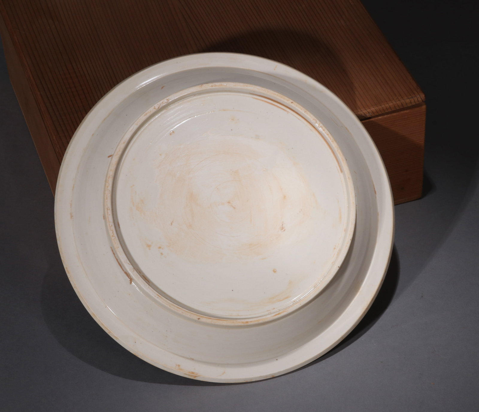 A DING-TYPE CARVED 'PHOENIX' DISH - 5