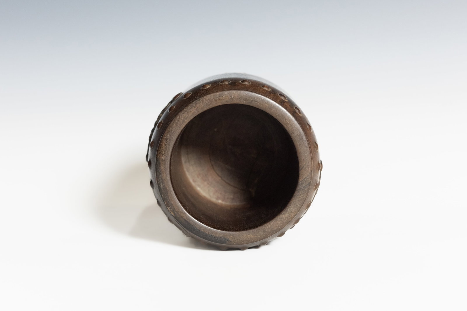 A CHINESE WOOD DRUM-SHAPED BRUSH POT - 7