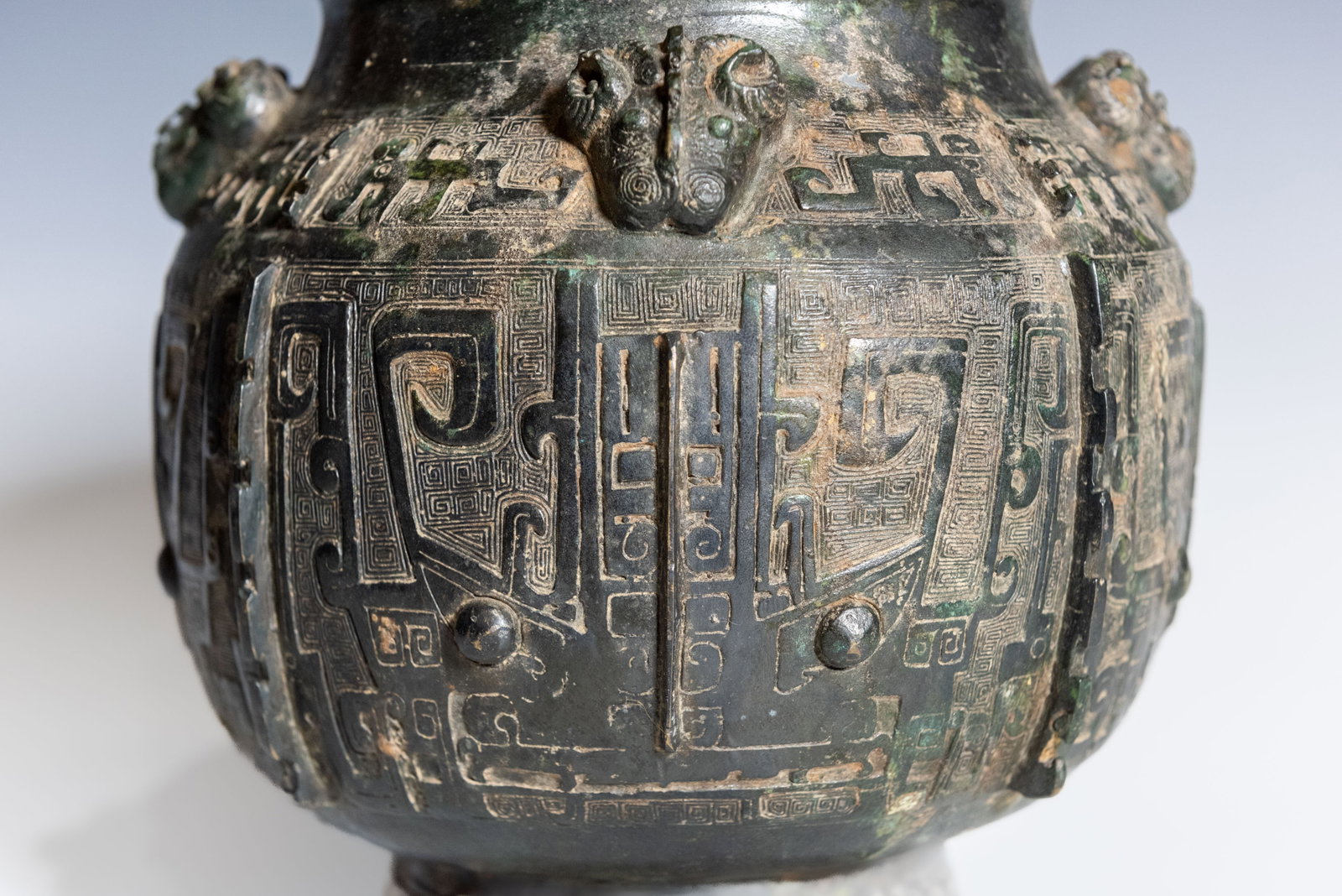 A CHINESE BRONZE RITUAL VASE - 3