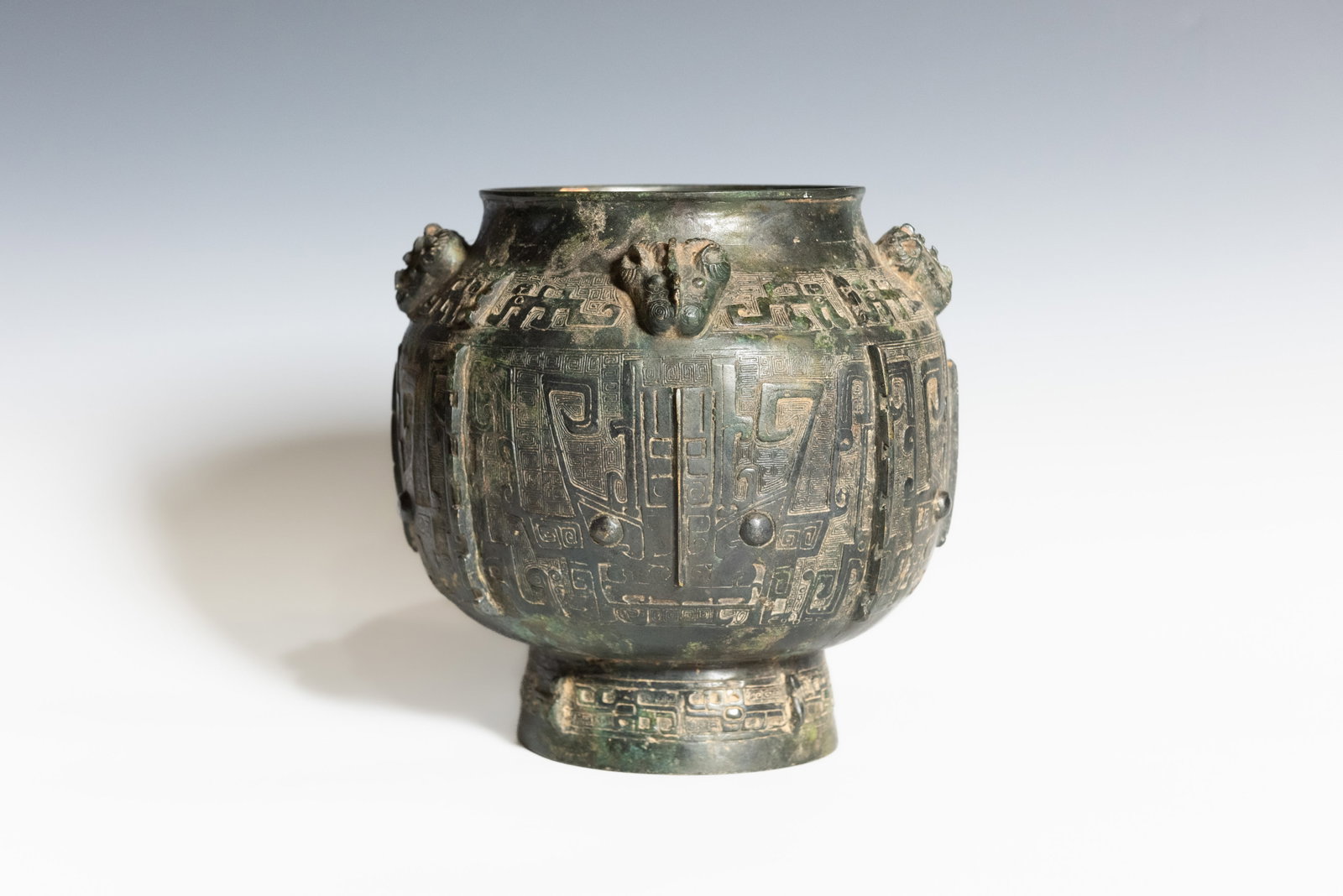 A CHINESE BRONZE RITUAL VASE - 4