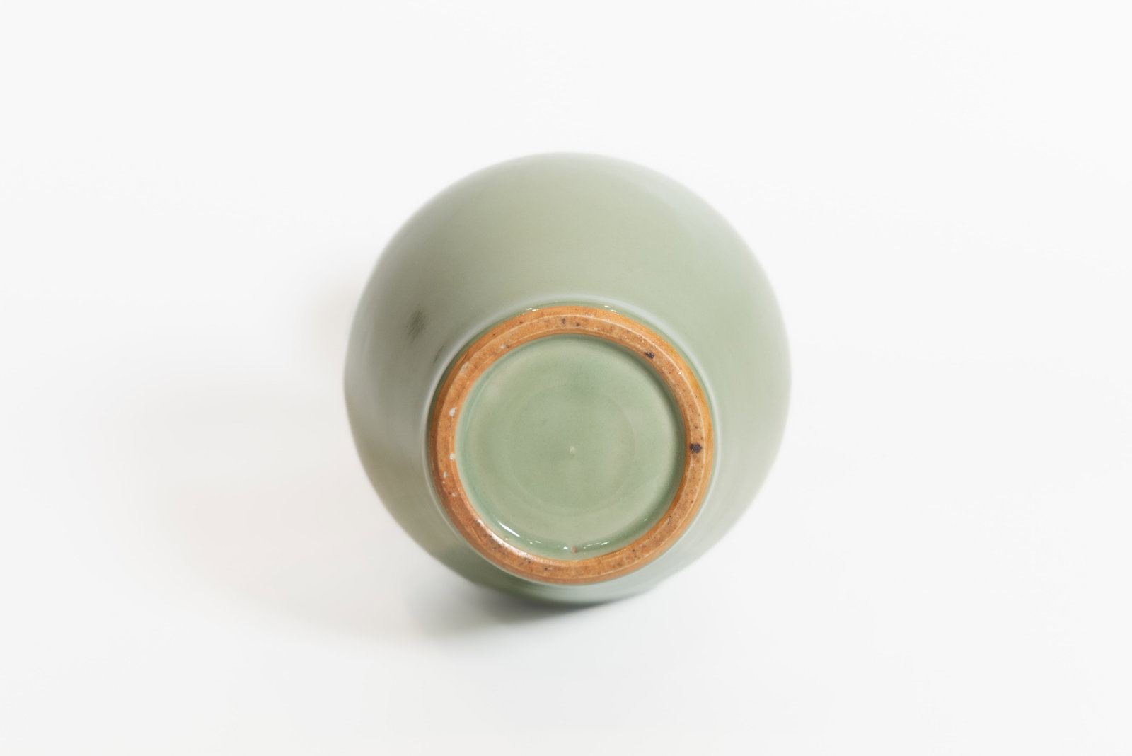 A CELADON VASE - 3
