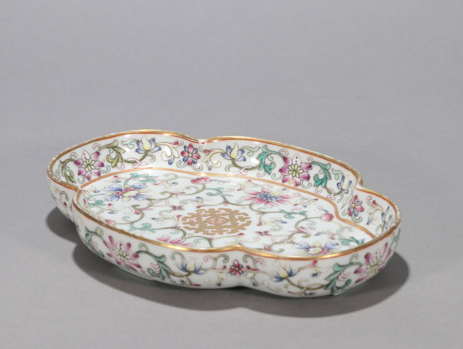 A YANGCAI 'FLORAL' RUYI-SHAPED WASHER (1 of 8)