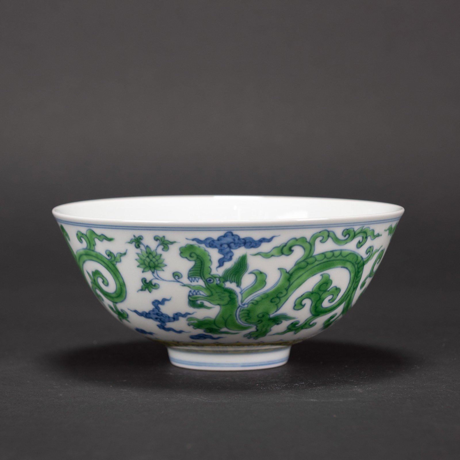 A DOUCAI "DRAGON" BOWL, CHENGHUA MARK (1 of 9)