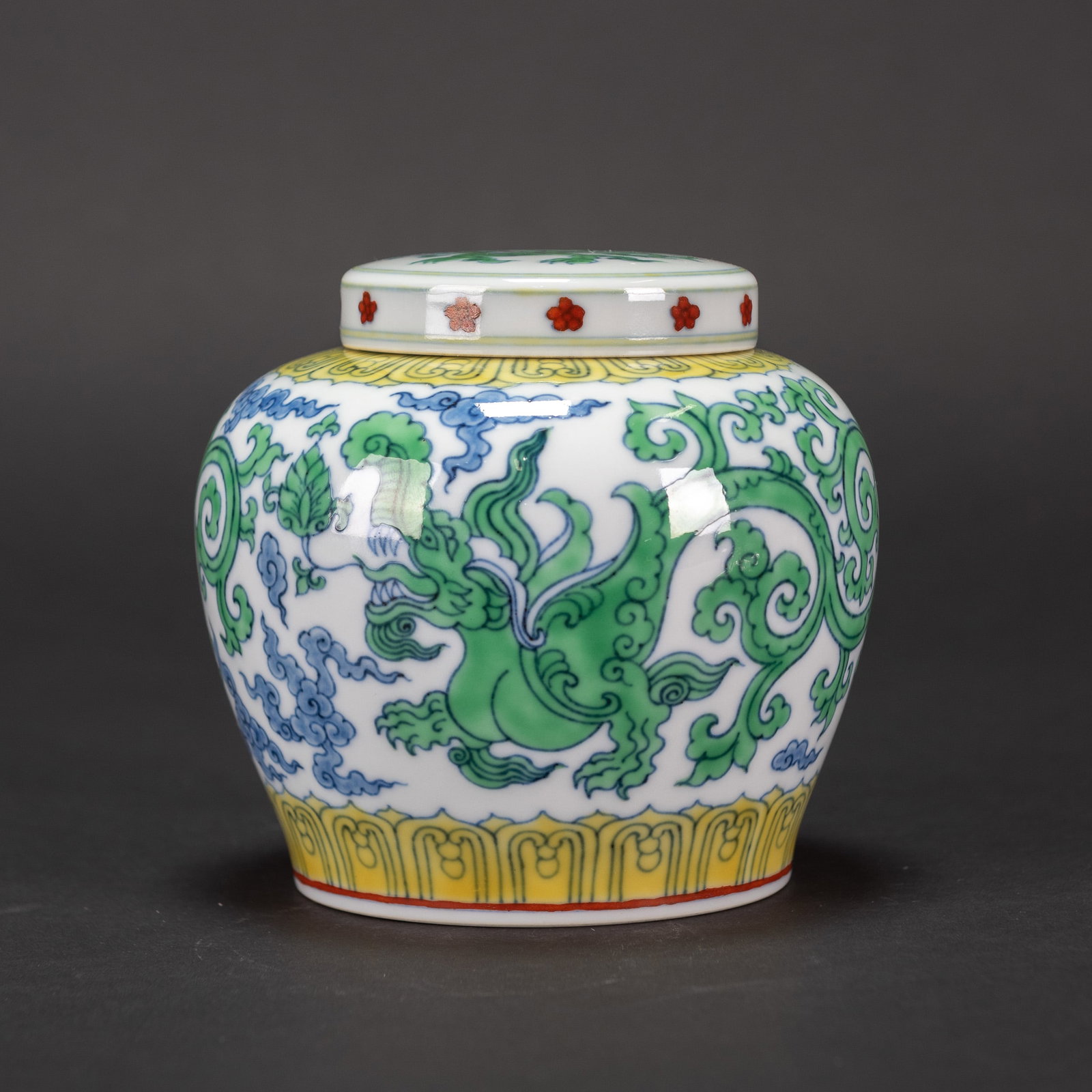 A DOUCAI "DRAGON" JAR AND COVER (1 of 10)