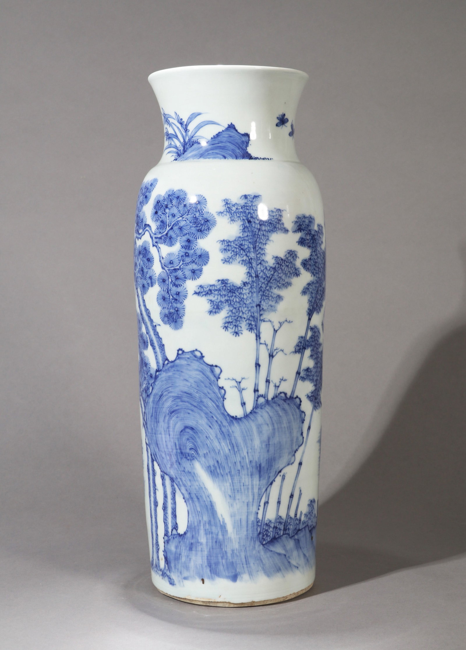 A BLUE AND WHITE 'THREE FRIENDS OF WINTER' SLEEVE VASE: A blue and white 'Three Friends of Winter' sleeve vase. Height 42 cm.