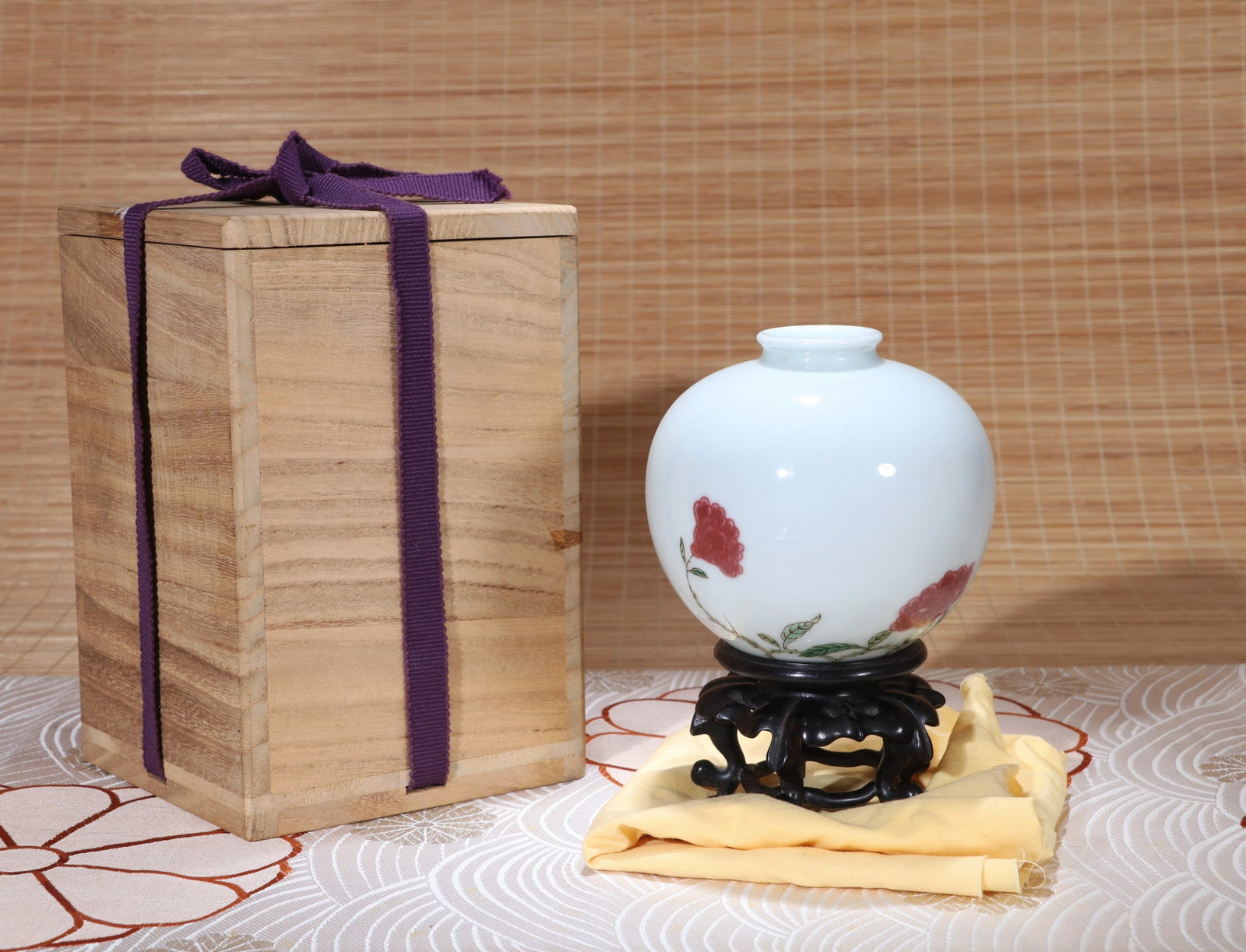 A BLUE AND WHITE, UNDERGLAZE-RED AND WUCAI 'ROSE' APPLE-FORM VASE (1 of 8)