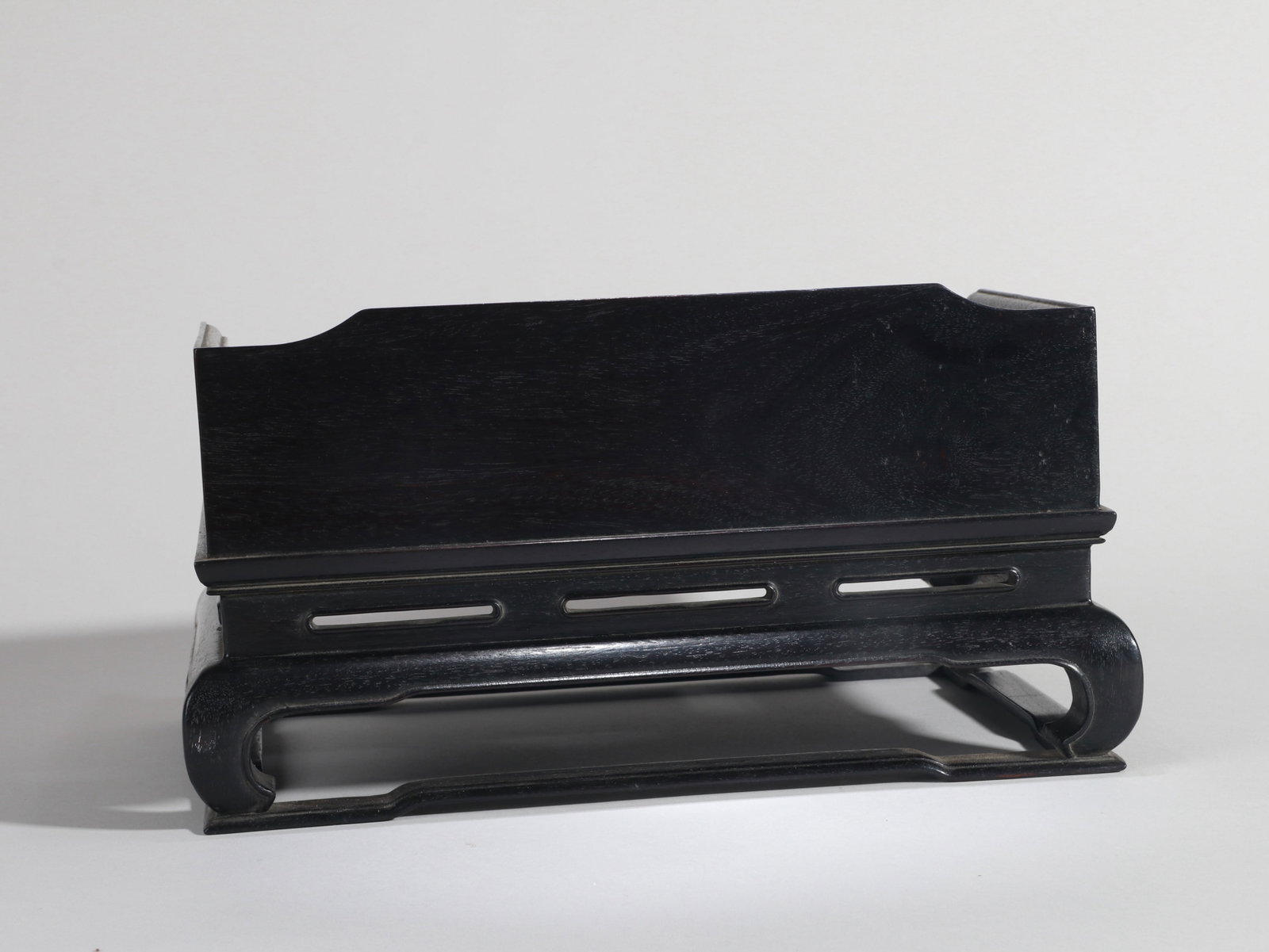 A ZITAN THRONE-FORM TABLE STAND: A zitan throne-form table stand. 30 x 21 x 15 cm.