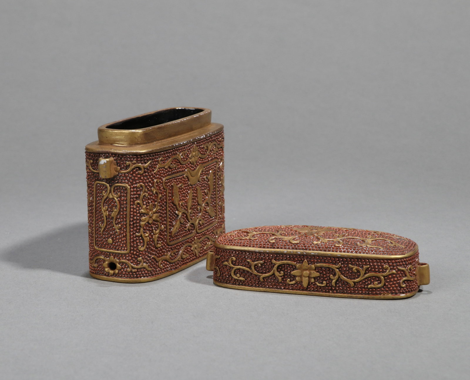 A GILT-DECORATED STIPPLED-GROUND TINDERBOX (1 of 5)