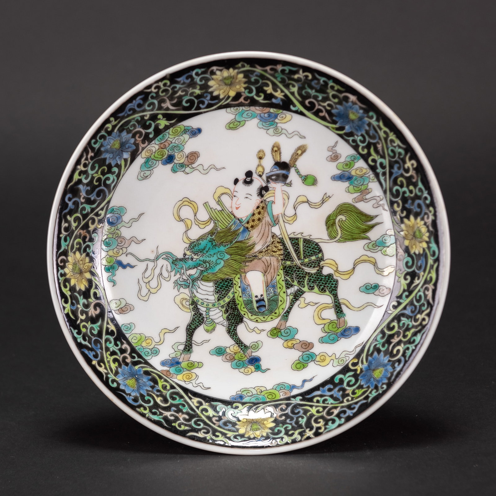 CHINESE FAMILLE NOIR "FIGURAL" DISH (1 of 6)