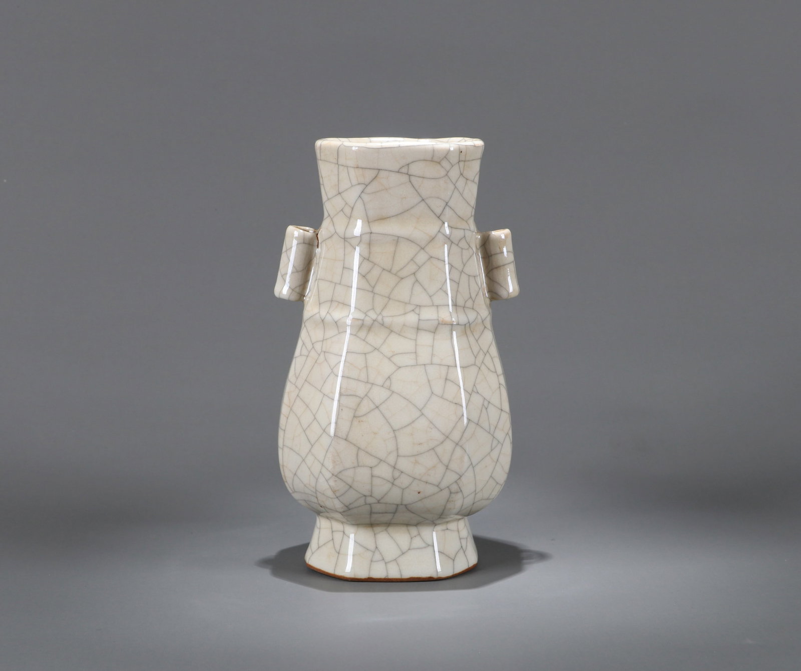 A GE-TYPE ARROW VASE