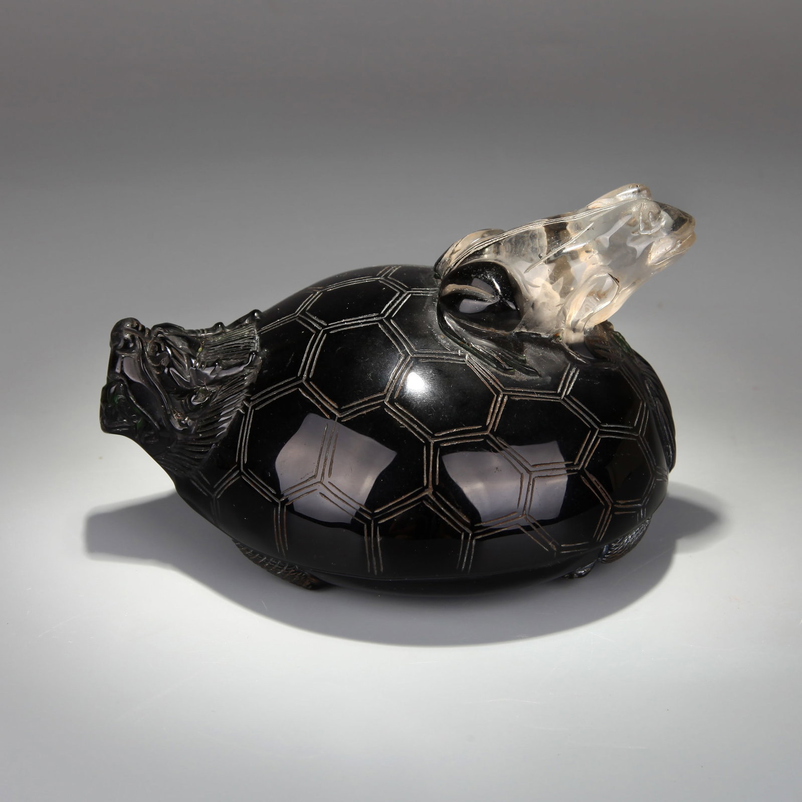 A GLASS DOUBLE SNUFF BOTTLE IN THE FORM OF A TORTOISE AND FROG (1 of 8)