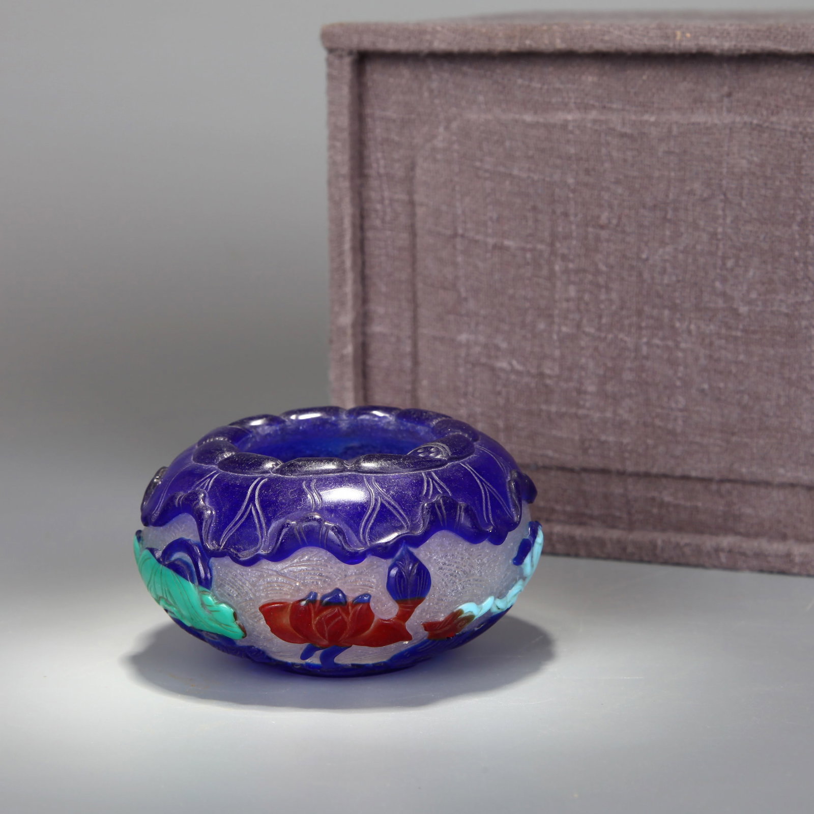 A GLASS 'MANDARIN DUCKS IN A LOTUS POND' WATER POT