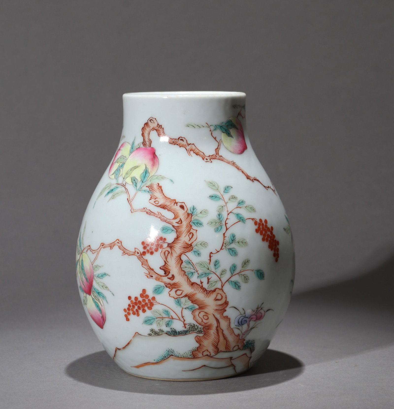 A FAMILLE-ROSE 'FLORAL' VASE