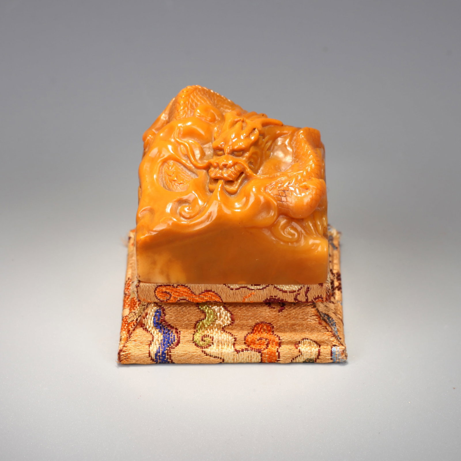 A SEAL WITH A DRAGON FINIAL, BEARING A MARK IN THE NAME OF QI BAISHI