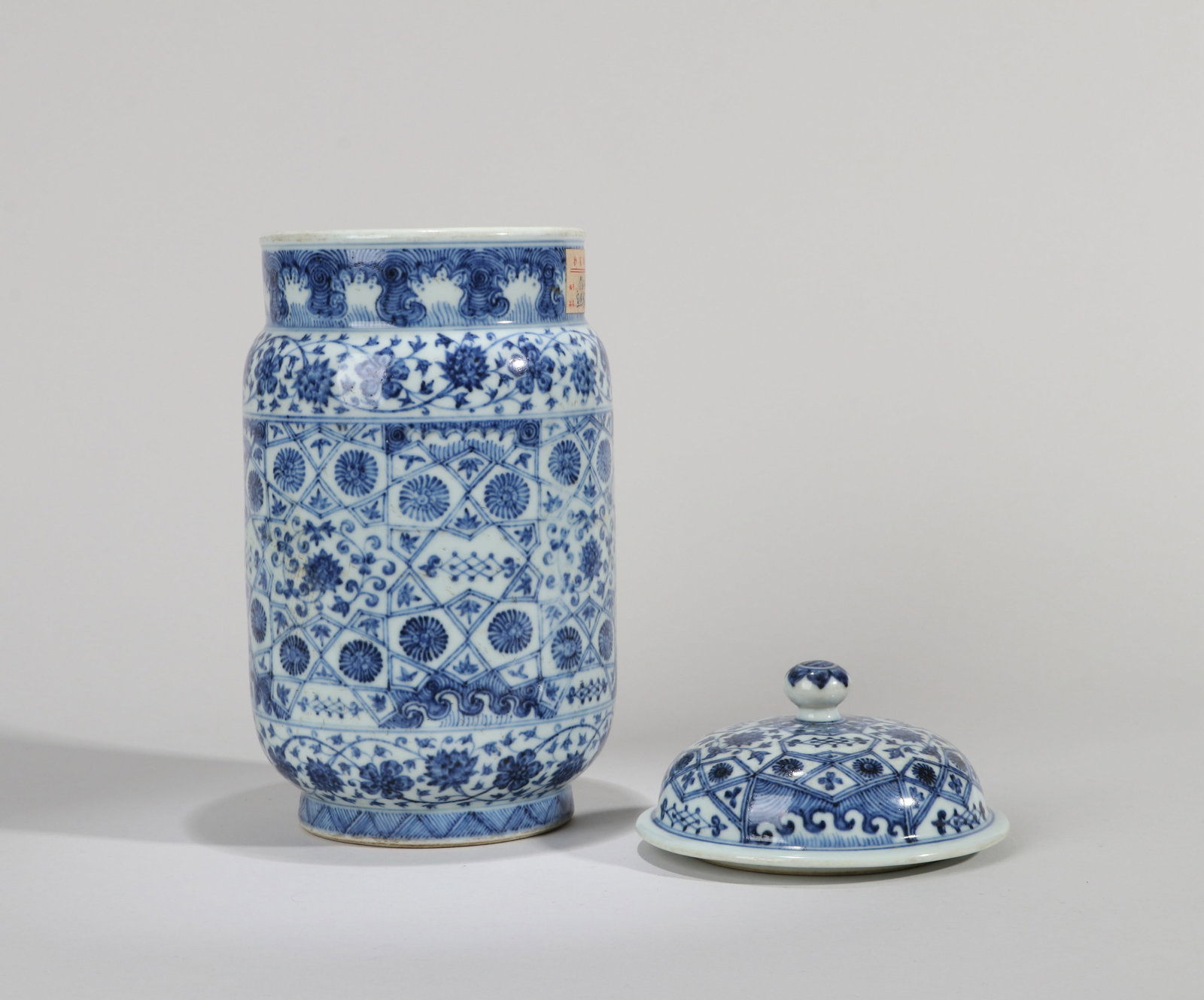 A BLUE-AND-WHITE 'FLORAL' BALUSTER JAR